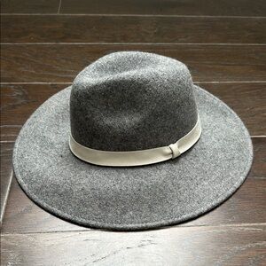American Eagle Outfitters Gray Wool Hat with Cream Band